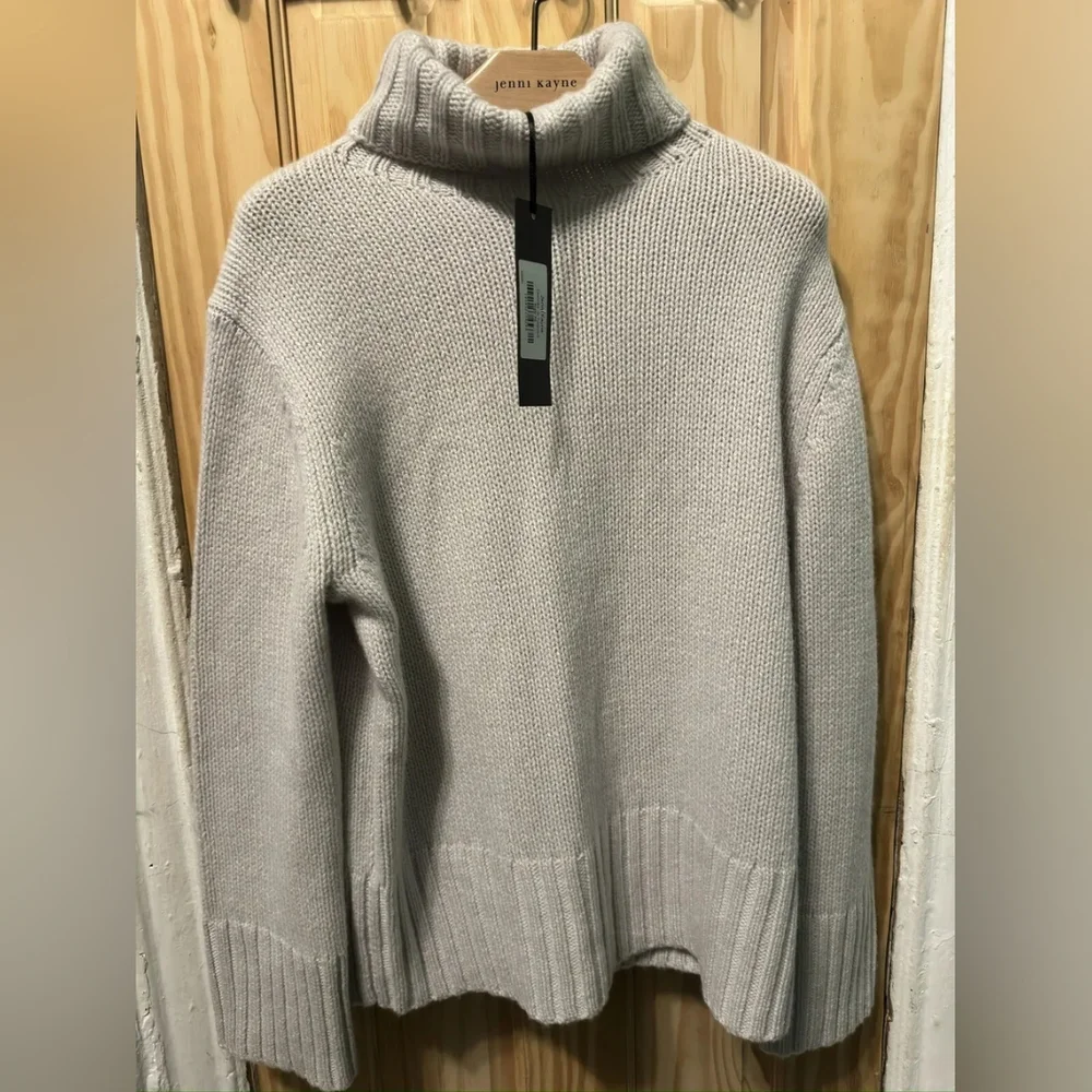 NWT Jenni Kayne Cashmere Jet Turtleneck Sweater Sugar White/Tan XS/S Oversized - Picture 2 of 10